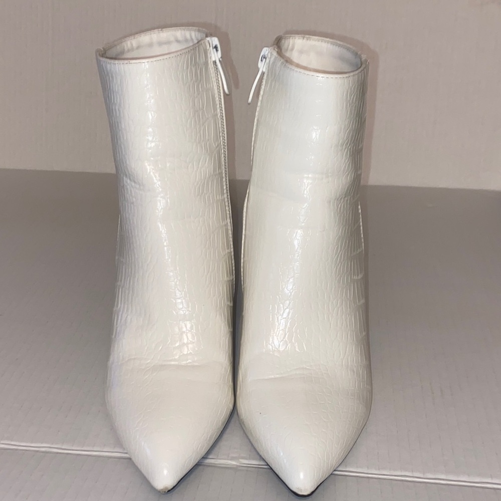 Dream Pairs White Ankle Booties